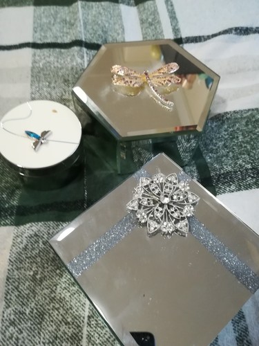 Beautiful mirror jewelery