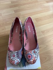 Women’s Shoes