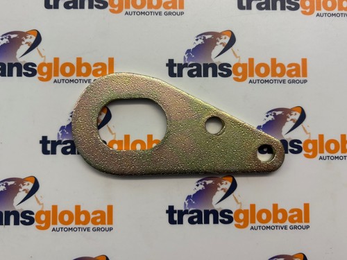 Engine lift bracket for land - lift,