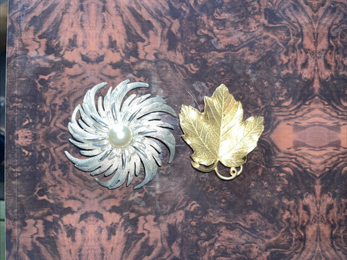 Two vintage brooches trifari - two,
