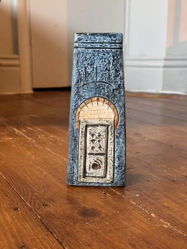 Troika pottery coffin - , vase