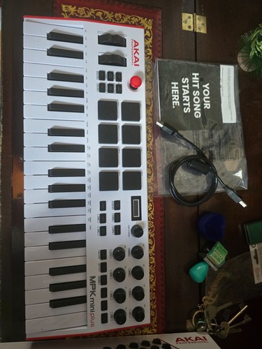Akai mpk mini plus white - akai,