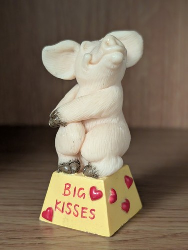 Piggin celebrations big - , kisses