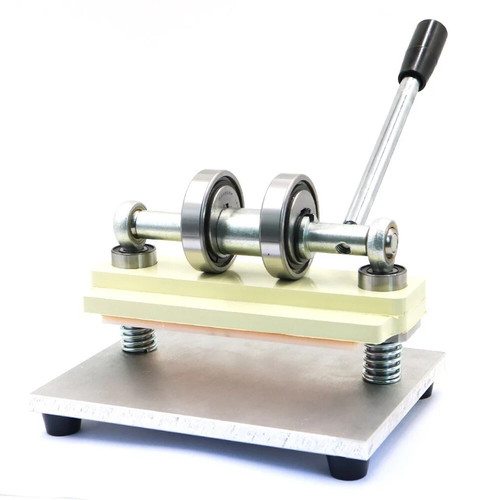 Manual die cutting machine - cutting,