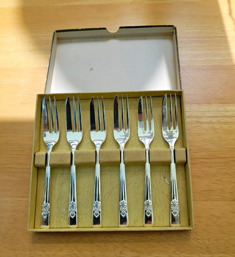 Vintage silver plated pastry - silver,