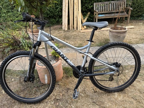 Giant boulder aluxx - giant, 26”