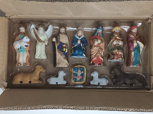 Vintage nativity set - nativity,