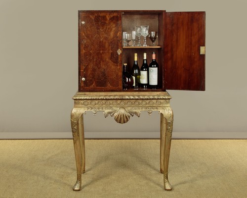 Small 18th style - cabinet, on