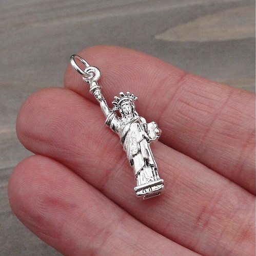Silver statue liberty - of, charm