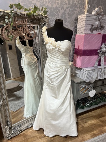 Stunning new ivory - ivory, wedding