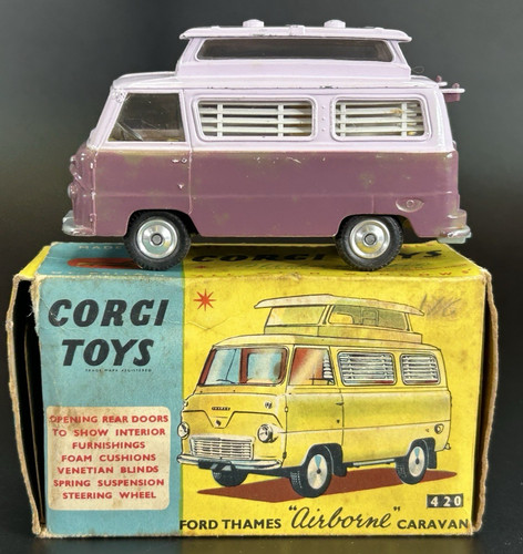 Corgi toys 420 vintage - toys,