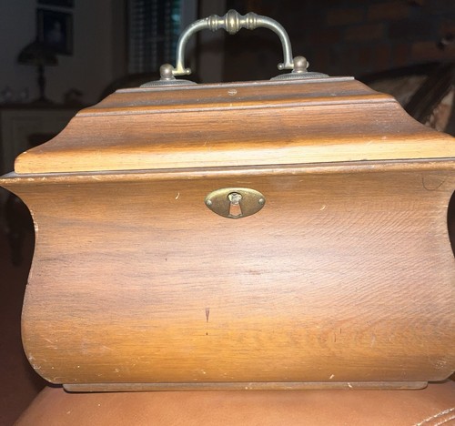 Vintage wooden bombe chest - vintage,