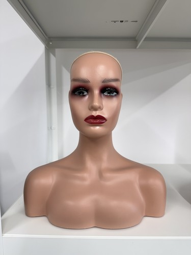 Mannequin head with shoulders - mannequin,