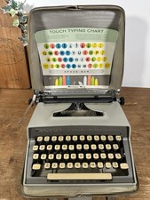 Remington Travel-Riter Deluxe Portable Typewriter 1960's With Carry Case Vintage