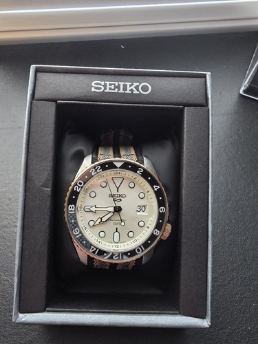 Seiko sports skx series - 5,