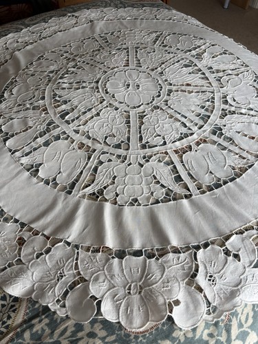 Circular white vintage - white,