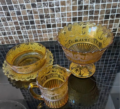 Vintage queen victoria golden - victoria,