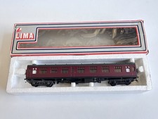 Lima OO Gauge Maroon Coach