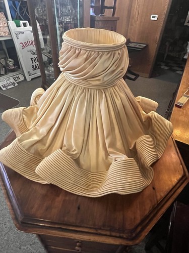 Queen antique gold - 21”antique, satin