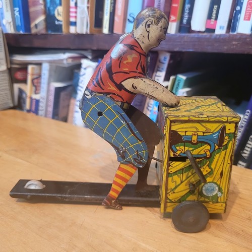 Nice 1930 tin wind - nice,
