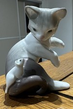Lladro Cat and Mouse Figurine 05236