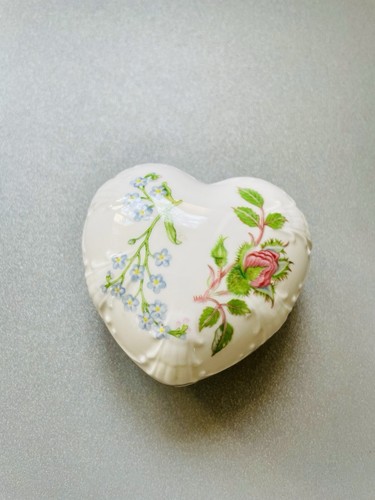 Aynsley fine bone china - fine,