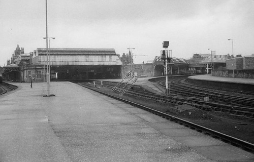 1975 perth train station - perth,