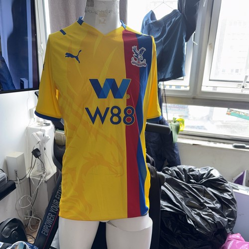 Crystal palace away football - crystal,