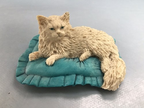 Border fine arts cat - arts, on