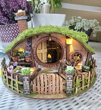 DIY Wooden Casa House Figurines Miniatures Kits Hobbit-Holes Build Handmade Gift