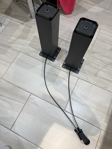 Pneumatic gas lift table - , legs