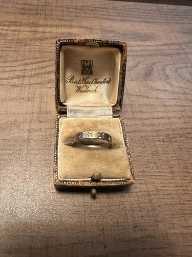 Ladies 9ct gold band - ladies, ring