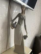Nao Lladro  The Water Carrier