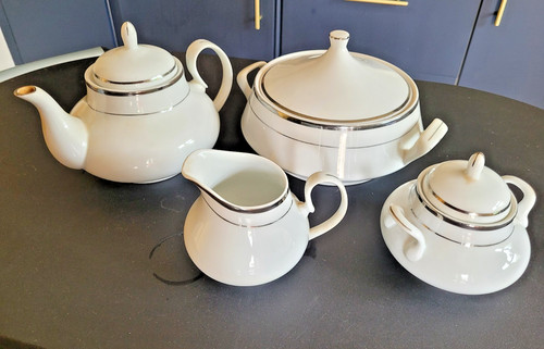 Partial china set - partial, ~