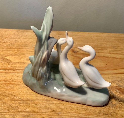 Neo lladro group of - "group,