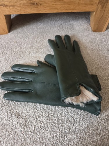 Dark forest green leather - dark,