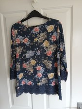 Ladies M & Co Floral Top Size