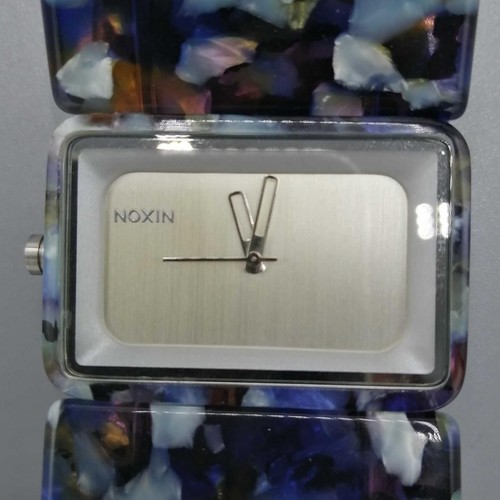 Nixon quartz analog watch 11k - nixon,