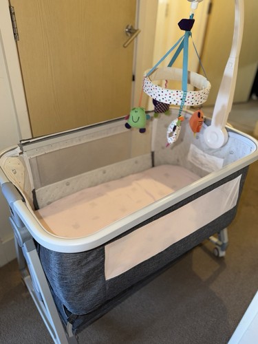 Baby crib with free - with,