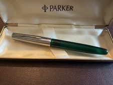 Parker Frontier Cartridge Filled Fountain Pen. Racing Green