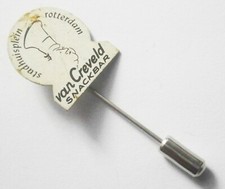 S104) Van Creveld Snack Bar Rotterdam Chef vintage advertising Badge lapel pin