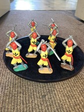 Vintage Timpo Medieval English Yellow And Red Knights Foot Soldiers