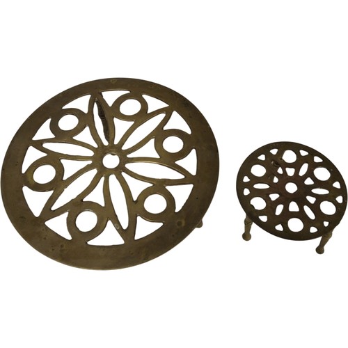 Vintage brass trivet set large - vintage,