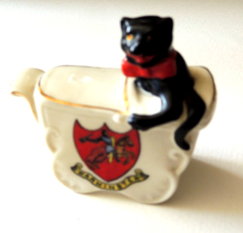 Arcadian crested china - arcadian, black