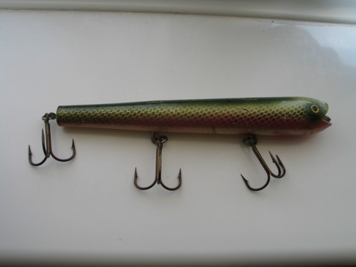 Large floating pike/muskie