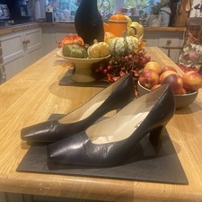  Vintage Carvela Navy court leather Shoes Size 39  (6) 90s