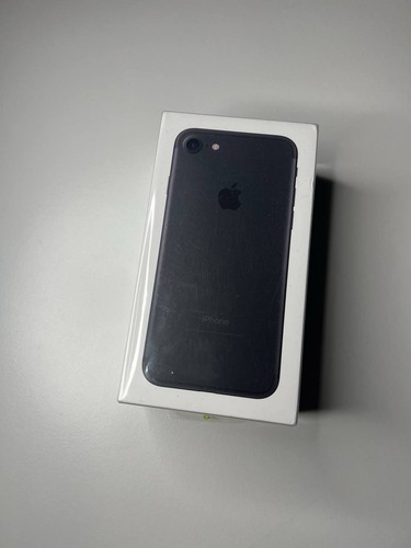 Apple iphone 32gb black - 7,