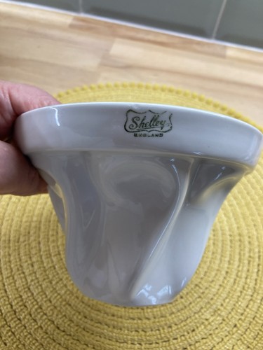 Vintage shelley small - small, white