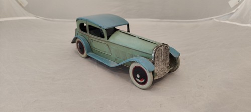 Vintage wells tin - vintage,