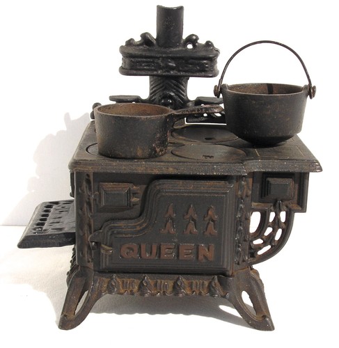 Vintage queen cast iron - queen,